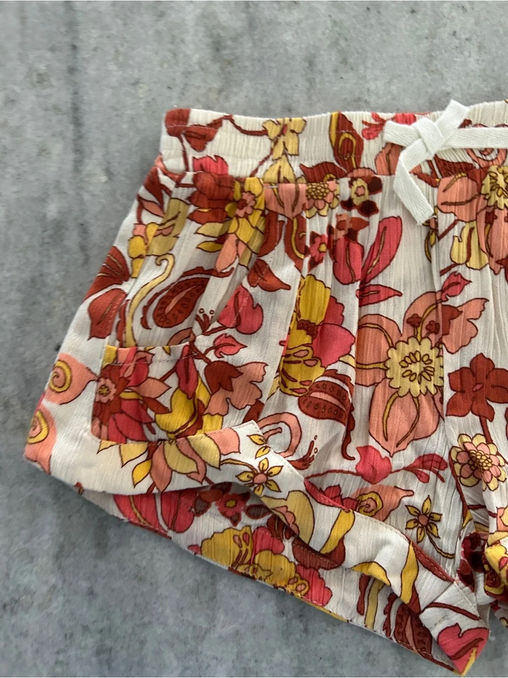 Billabong Floral Elastic Waistband Shorts Size S Kids